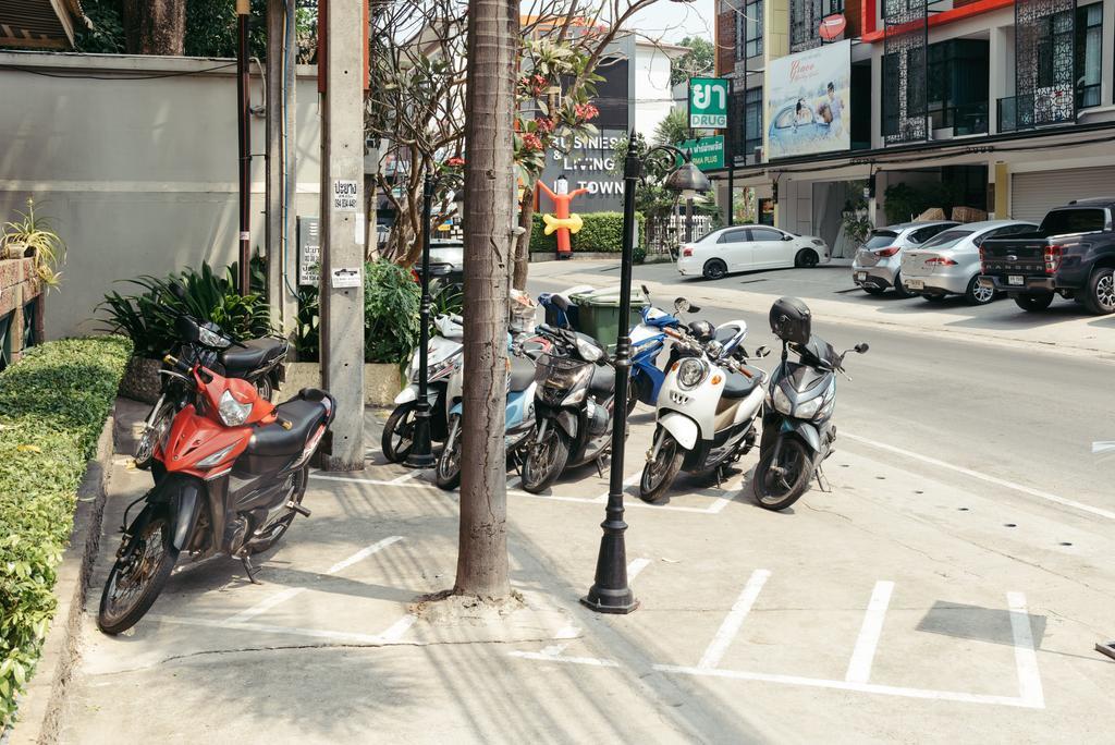 Link Mansion Hotel Chiang Mai Bagian luar foto