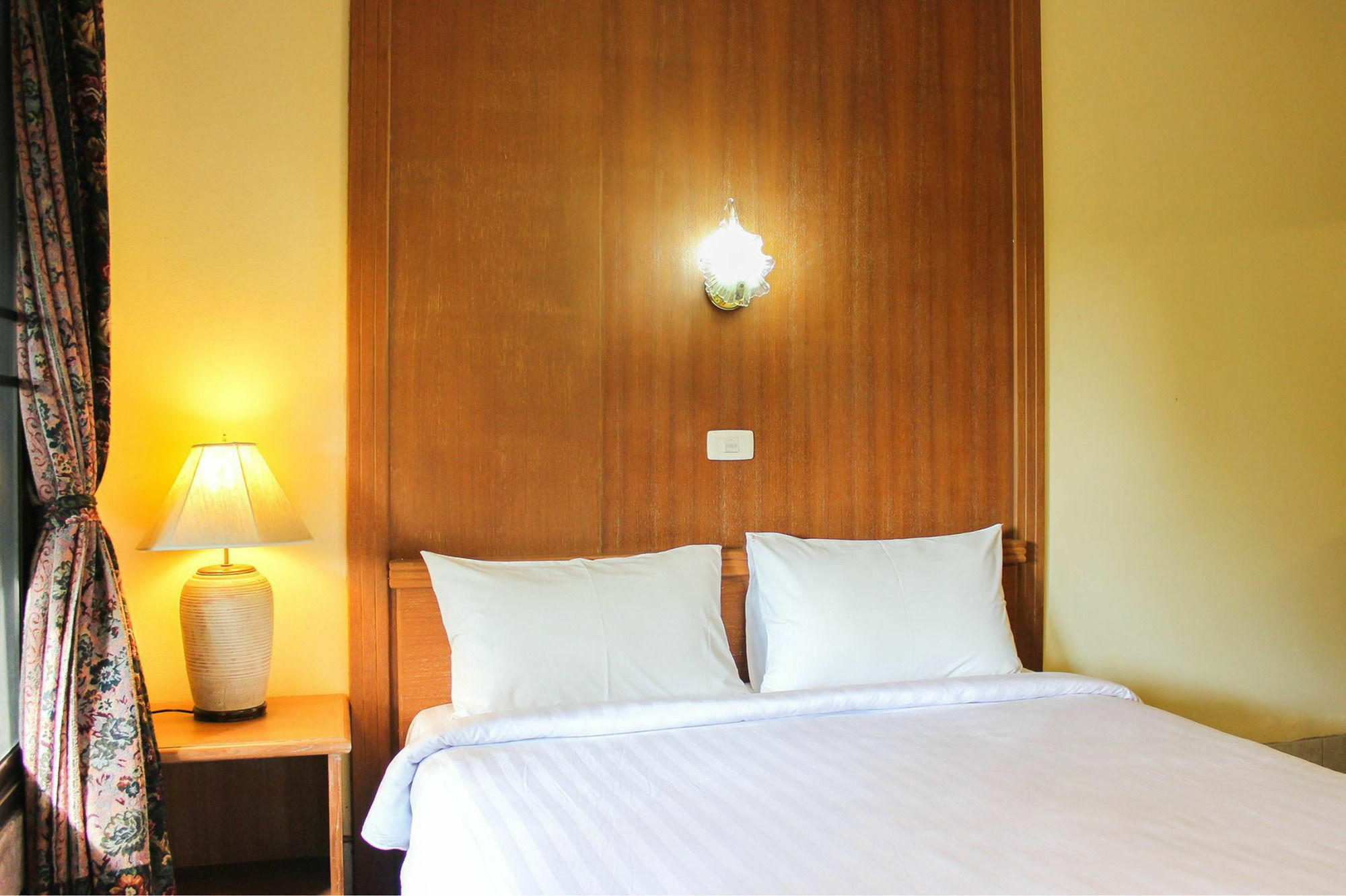 Link Mansion Hotel Chiang Mai Bagian luar foto