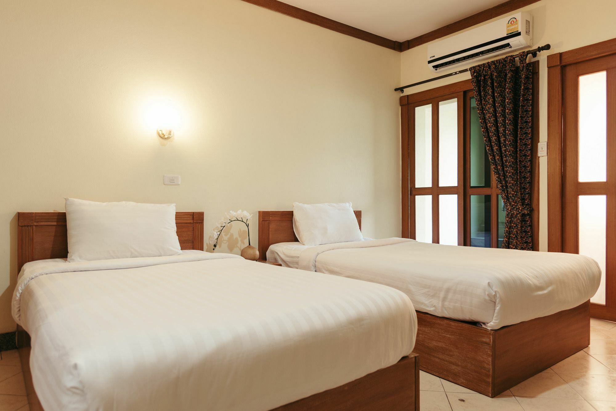 Link Mansion Hotel Chiang Mai Bagian luar foto